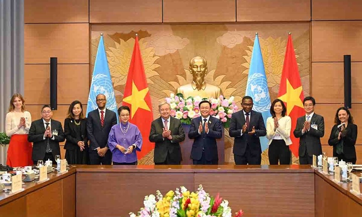 Chủ tịch Quốc hội Vương Đình Huệ hội kiến Tổng Thư ký LHQ Antonio Guterres