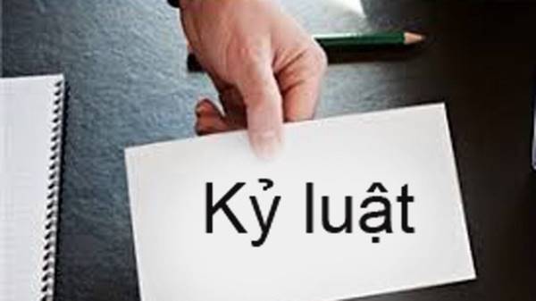 Cà Mau kỷ luật Chủ tịch Mặt trận Tổ quốc xã nằm cạnh vợ người khác