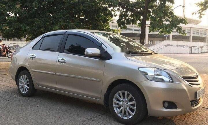 Loạt xe sedan cũ tầm giá 300 triệu đồng nên mua