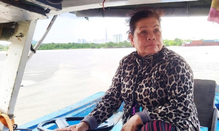 Giữa đại đô thị vẫn còn rơi rớt tiếng gọi đò