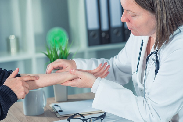 Người đàn ông nhiễm loại vi khuẩn lở loét toàn thân