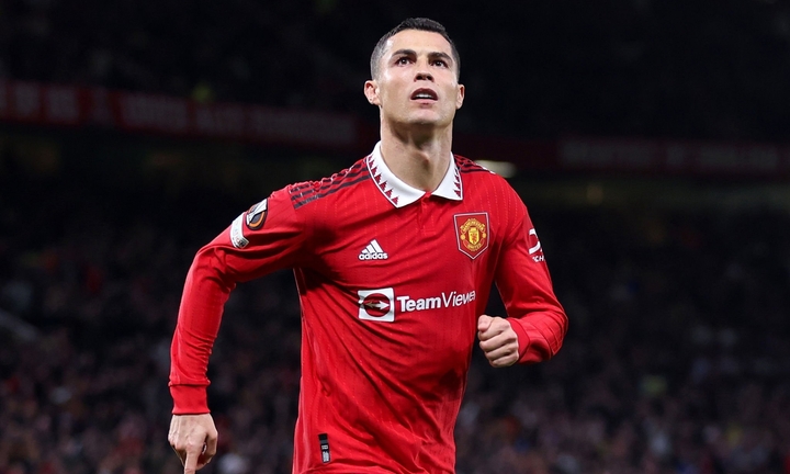 Ronaldo ghi bàn, Man Utd qua vòng bảng Europa League
