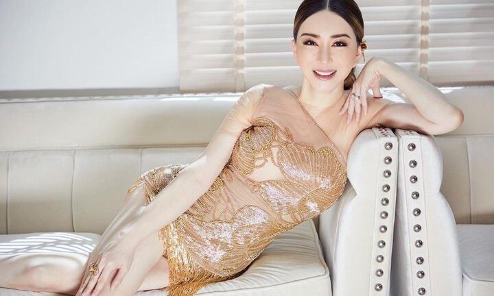 Quá khứ nghèo khó, bị miệt thị của nữ tỷ phú vừa mua lại Miss Universe