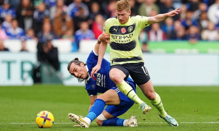 De Bruyne ghi siêu phẩm, Man City đánh bại Leicester