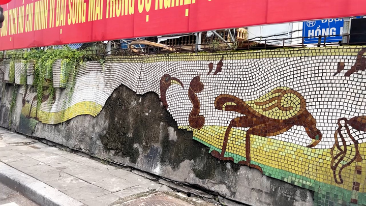 Xót xa loạt công trình nghệ thuật xuống cấp ở Hà Nội