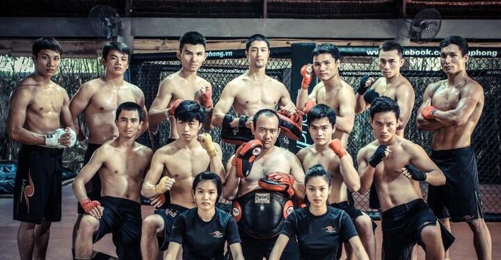 Võ sĩ nổi tiếng Choi Doo-ho đến thăm võ đường Liên Phong của Johnny Trí Nguyễn