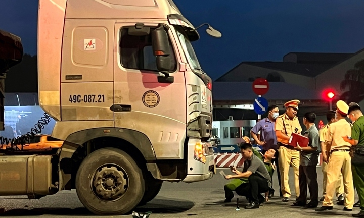 Tai nạn 4 người chết ở Bình Dương: Tài xế xe đầu kéo chuyển hướng thiếu quan sát