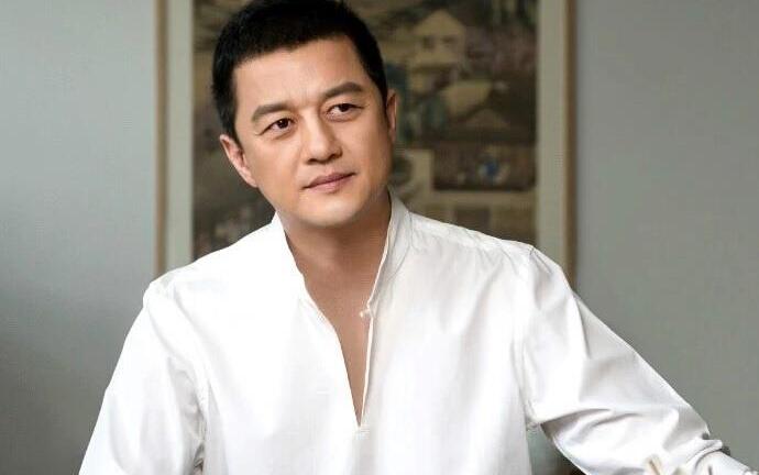 Nợ như chúa Chổm, Lý Á Bằng phải livestream bán hàng nhưng vẫn sống sung túc