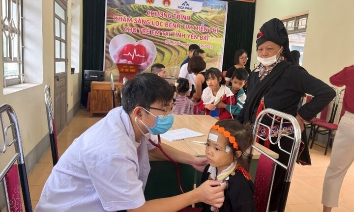 Chương trình 'Nhịp đập yêu thương' của Hòa Phát 'trèo đèo' đến Mù Cang Chải