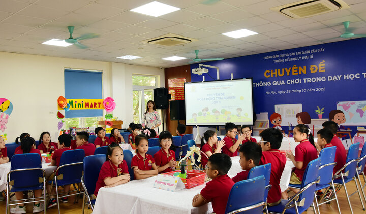 'Học thông qua chơi' tại Trường tiểu học Lý Thái Tổ