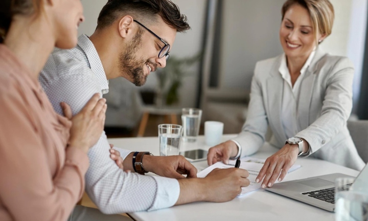 Vì sao đàn ông thường thấy 'vợ nhà người ta' tuyệt hơn vợ mình?