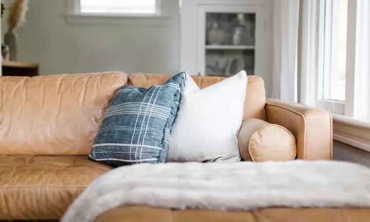 Thấy 5 dấu hiệu này, đã đến lúc bạn nên thay ghế phòng khách