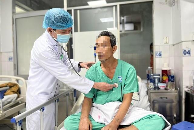 Hy hữu cứu sống bệnh nhân đang được đưa về nhà 'lo hậu sự'