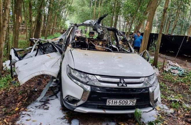 Ô tô cháy trong rừng tràm, 1 người chết ở TP.HCM