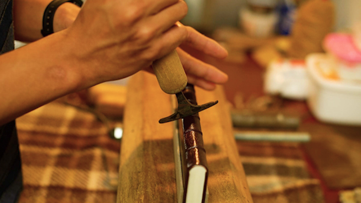 Chàng trai Hà Nội 'khoác áo mới' cho sách cũ