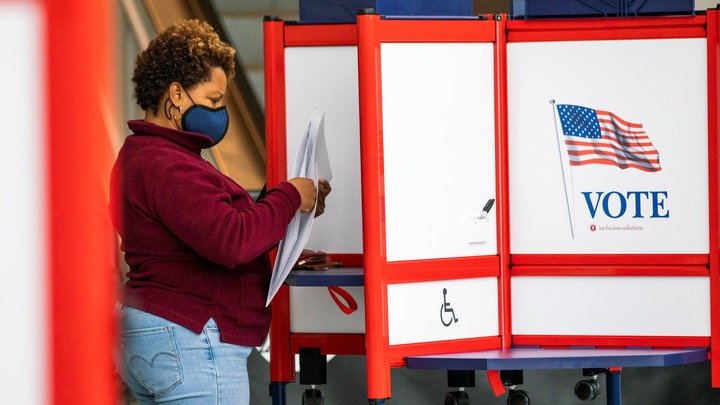 Mỹ cảnh báo Nga - Trung can thiệp bầu cử giữa nhiệm kỳ