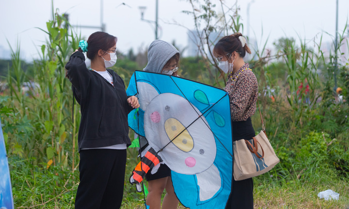 TP.HCM: Hiểm họa khó lường từ thú vui thả diều ở bán đảo Thủ Thiêm