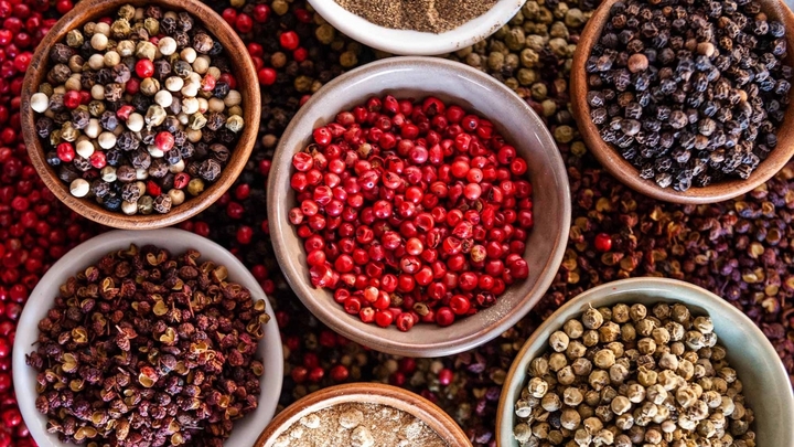 Giá tiêu hôm nay 8/11: Đảo chiều, tăng 1.000 đồng/kg