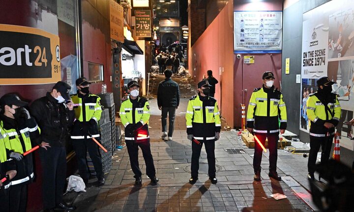 Cảnh sát Hàn Quốc đột kích 55 địa điểm liên quan thảm kịch Halloween