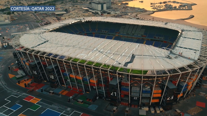 Sân vận động phục vụ World Cup 2022 làm từ 974 container