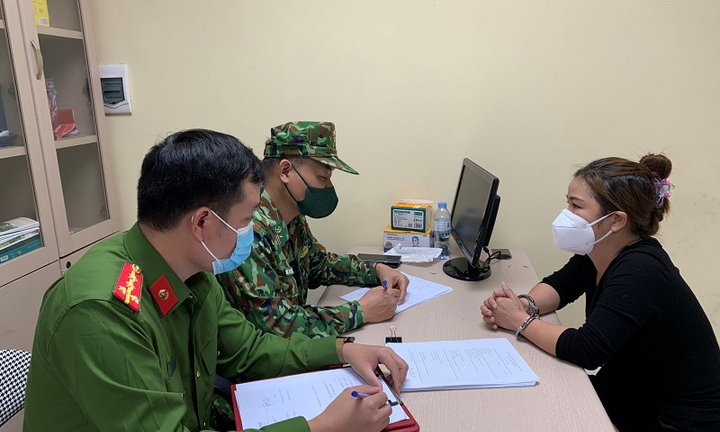 Bắt 'nữ quái' sau 12 năm bị truy nã tội mua bán người