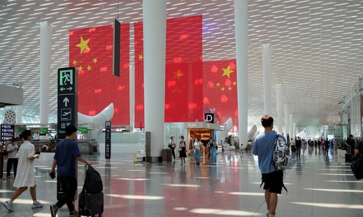 Trung Quốc rút ngắn thời gian cách ly tập trung đối với người nhập cảnh