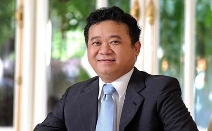 Sếp lớn vung tiền gom mua cổ phiếu để cứu giá