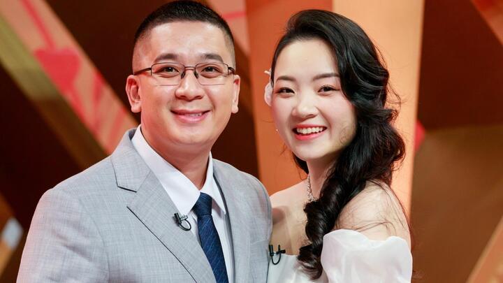 Vợ chồng son: Hôn nhân đáng ngưỡng mộ của 'vợ Bắc chồng Nam'