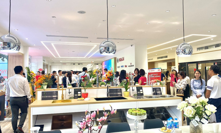 HMH khai trương showroom tại Hà Nội để phục vụ khách hàng được tận tụy hơn