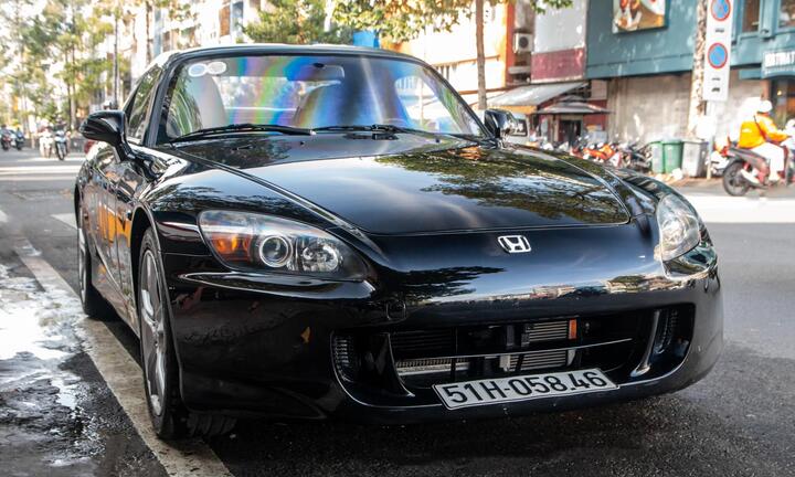Cận cảnh Honda S2000 hàng hiếm tại TP.HCM