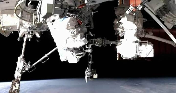 Phi hành đoàn Thần Châu-14 hoàn thành chuyến đi bộ ngoài không gian thứ ba