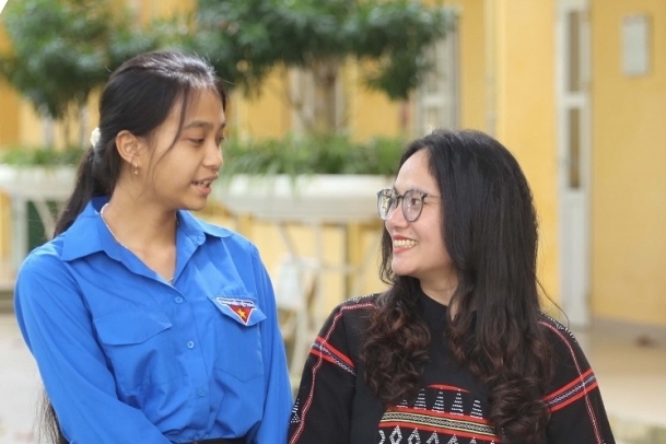 Hoa núi, búp măng rừng tặng thầy, cô giáo ngày 20/11