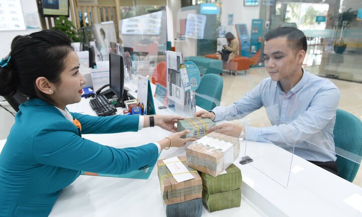 Lãi suất cho vay chạm đỉnh 16%