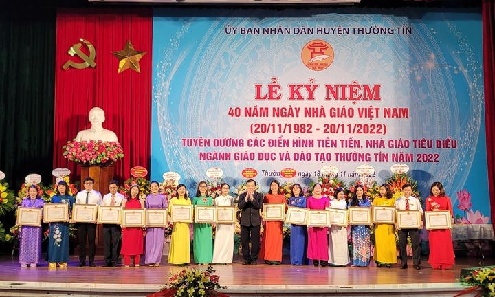 Hà Nội: Huyện Thường Tín tuyên dương các nhà giáo tiêu biểu năm 2022