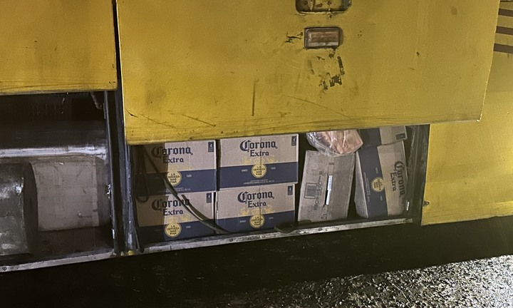 Tạm giữ gần 7.000 chai bia ngoại nhập không có hóa đơn, chứng từ