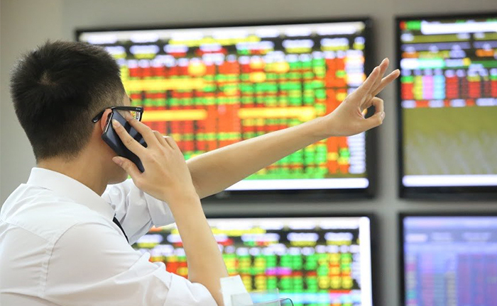 Chứng khoán tăng liên tục, nhà đầu tư nên làm gì?