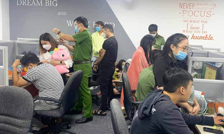 TP.HCM: Công an tìm người bị chửi bới, khủng bố liên quan Công ty Easy Credit