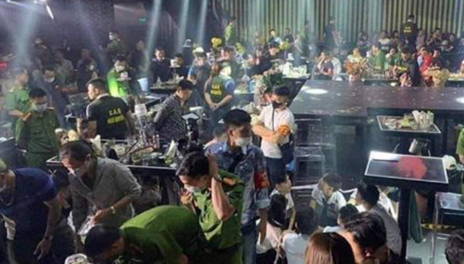 Vũ trường Hoàng Gia lớn nhất Hải Phòng: Bị 'tuýt còi' nhưng cố tình hoạt động