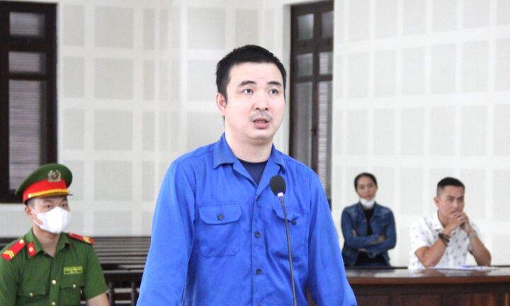 Ghen tuông, người đàn ông lái ô tô tông vợ cũ và bạn trai