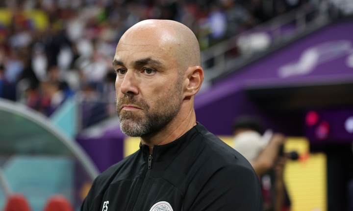 HLV thất thần, CĐV bỏ về sớm, Qatar vỡ mộng trong ngày ra mắt World Cup