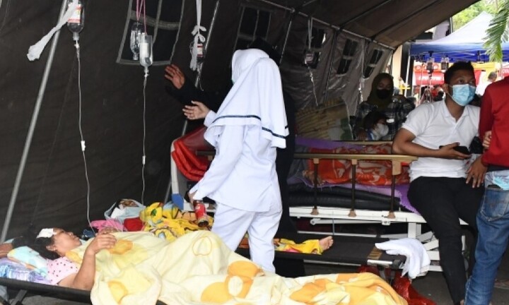 Những hình ảnh thương đau giữa tâm chấn trận động đất ở Indonesia