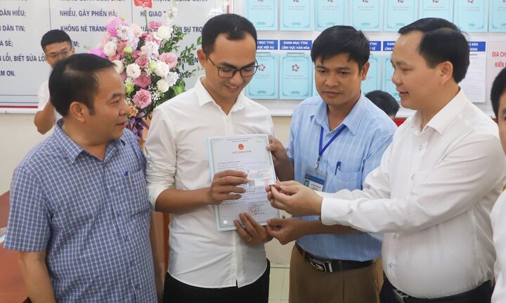 Cấp giấy khai sinh, đăng ký thường trú, thẻ BHYT đồng thời qua DVC liên thông