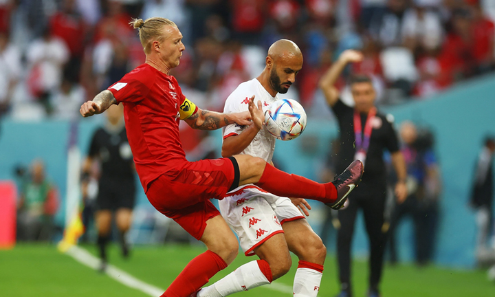 Cầu thủ bỏ lỡ cơ hội khó tin, Đan Mạch hoà Tunisia