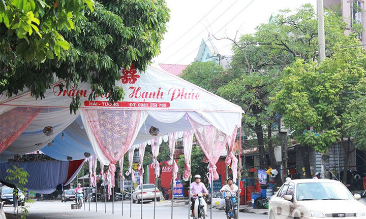 Dựng rạp cưới giữa đường khác gì thỏa hiệp với thần chết