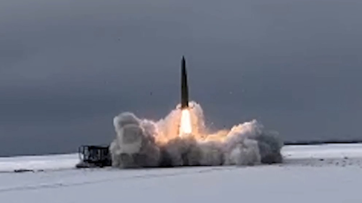 Nga khai hoả tên lửa Iskander tấn công cơ sở quân sự Ukraine