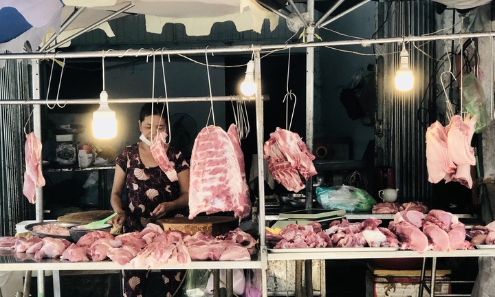 Giá heo hơi hôm nay 25/11: Tăng nhiều nhất 3.000 đồng/kg ở vài địa phương