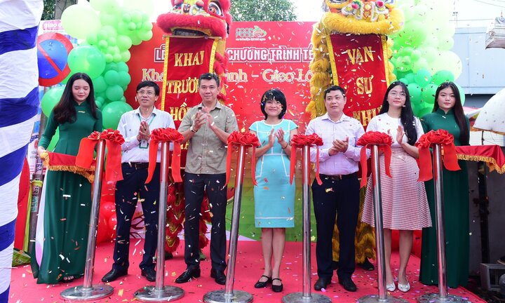 Co.op Food khởi động mùa kinh doanh Tết 2023, giảm giá hàng trăm mặt hàng