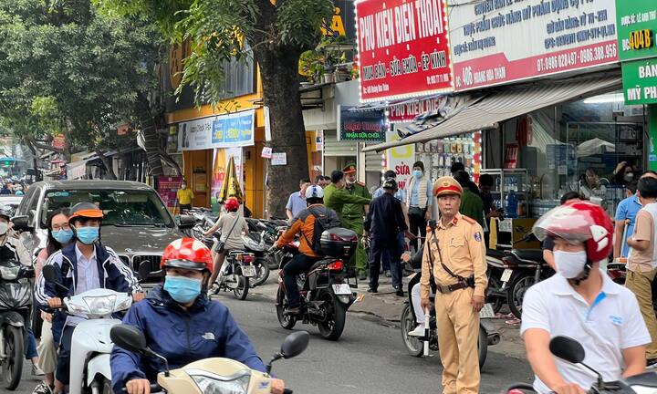 Danh tính kẻ đâm gục người phụ nữ bán hàng nước trên phố Hoàng Hoa Thám, Hà Nội