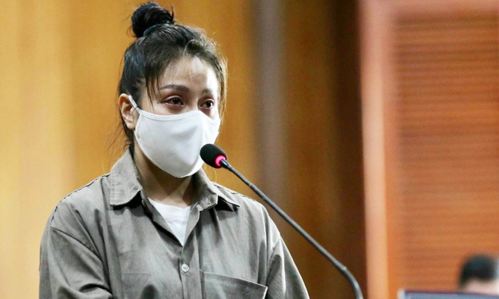 'Dì ghẻ' hành hạ bé gái 8 tuổi tới chết liên tục khóc tại toà