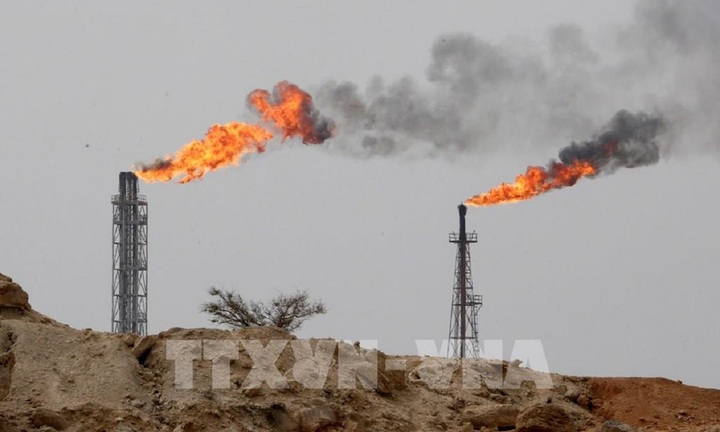 Giá dầu thế giới giảm tuần thứ ba liên tiếp